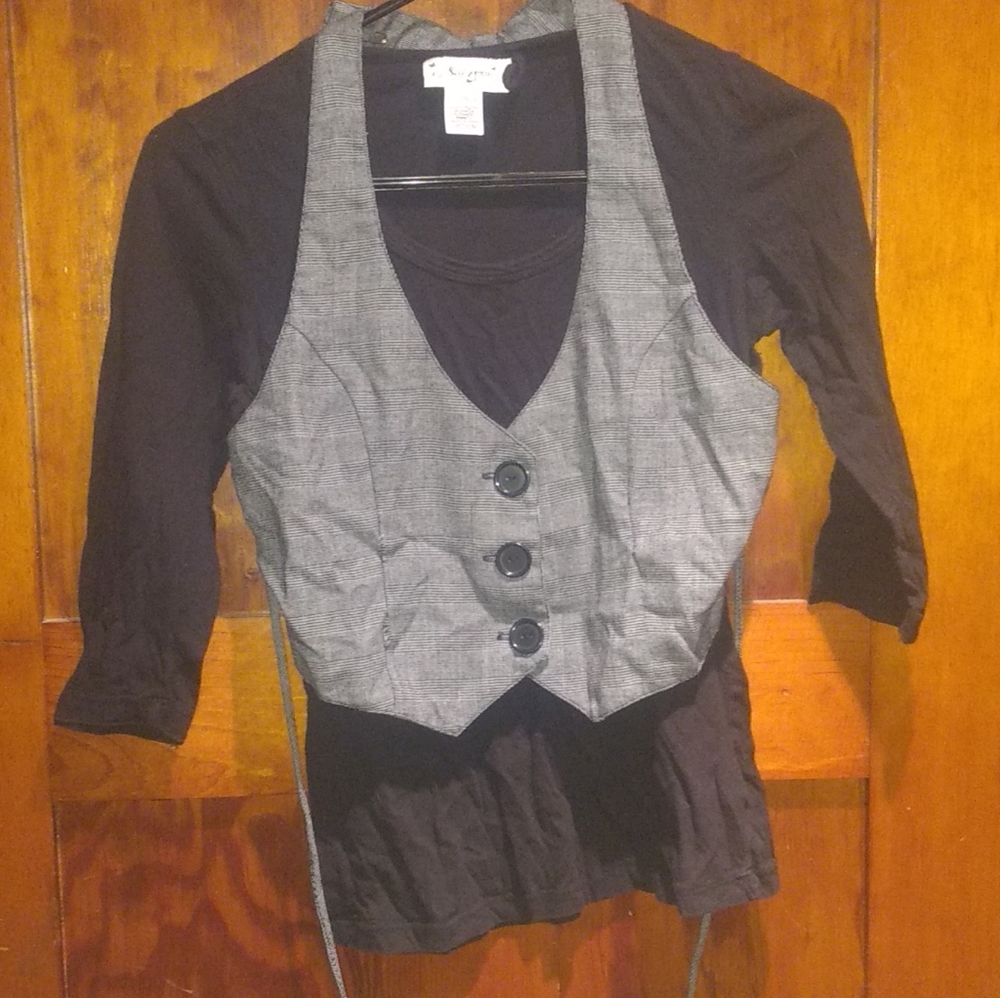 Black top with vest